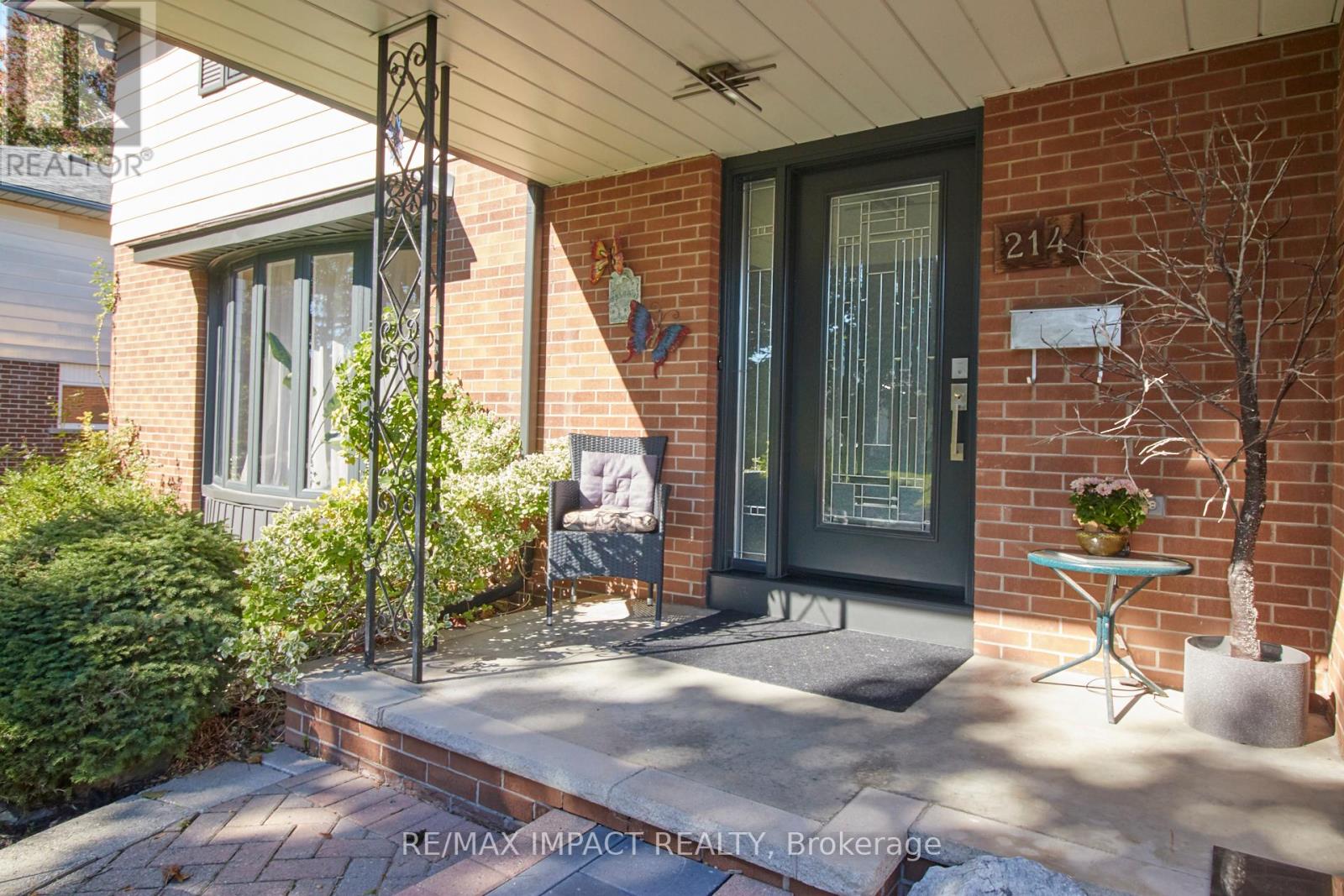 214 Marigold Avenue, Oshawa, Ontario  L1G 3G3 - Photo 4 - E12122213