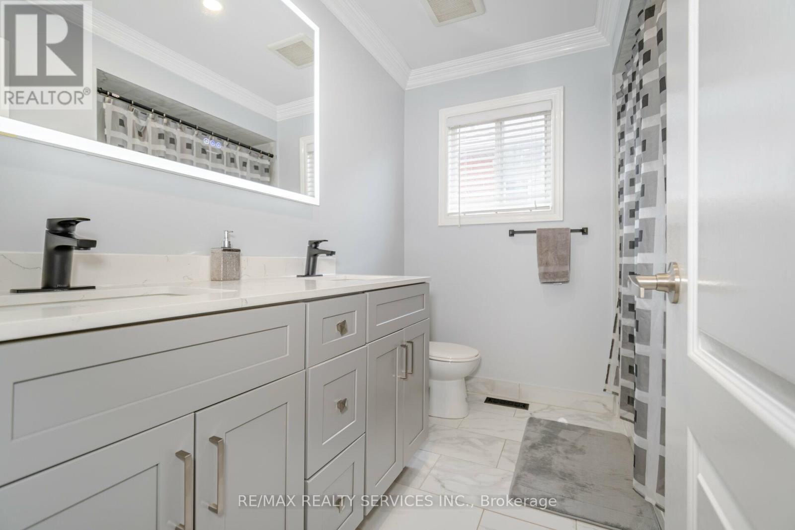 1317 Weller Cross, Milton, Ontario  L9T 6K6 - Photo 36 - W12122472