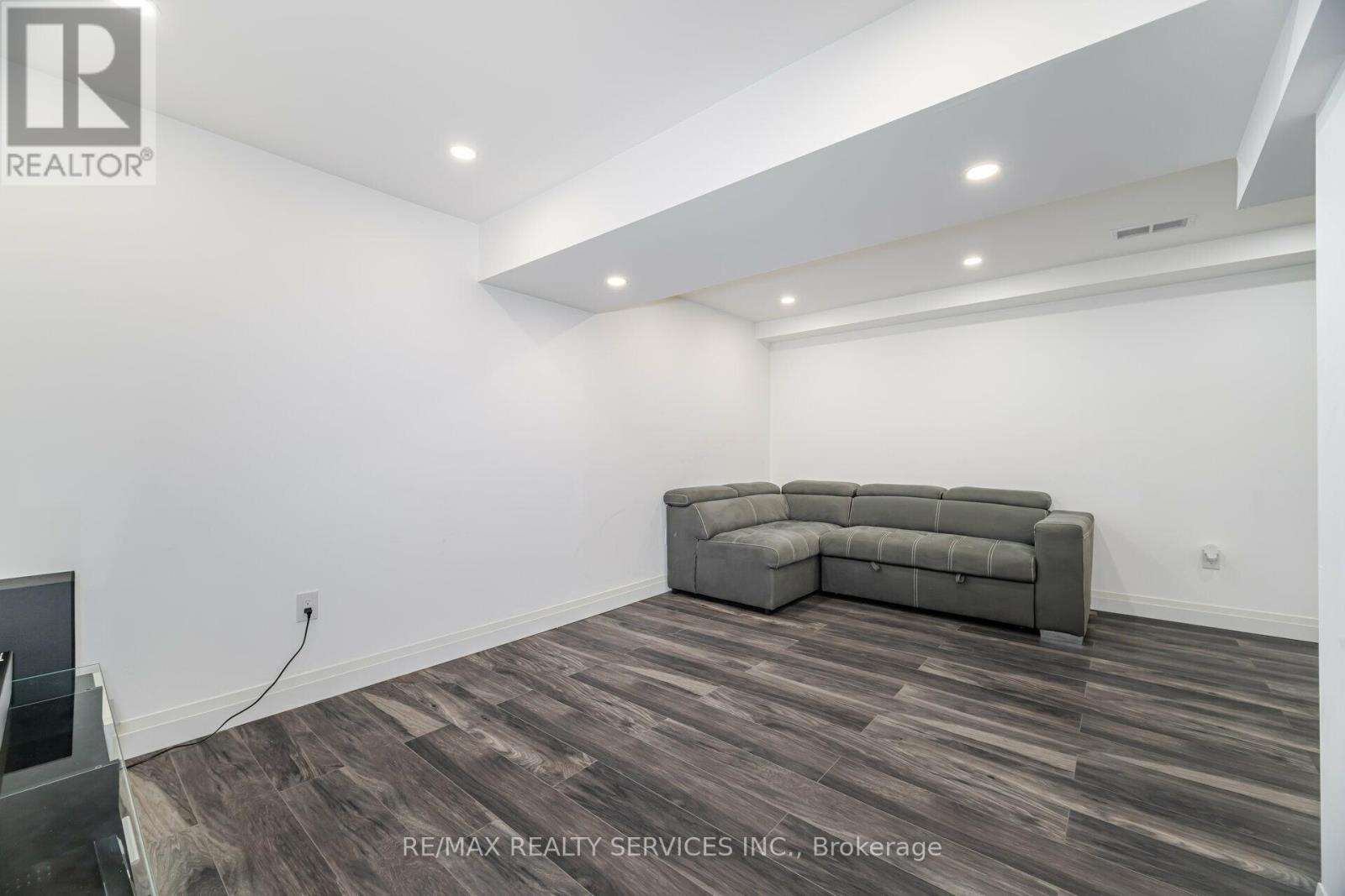 1317 Weller Cross, Milton, Ontario  L9T 6K6 - Photo 42 - W12122472