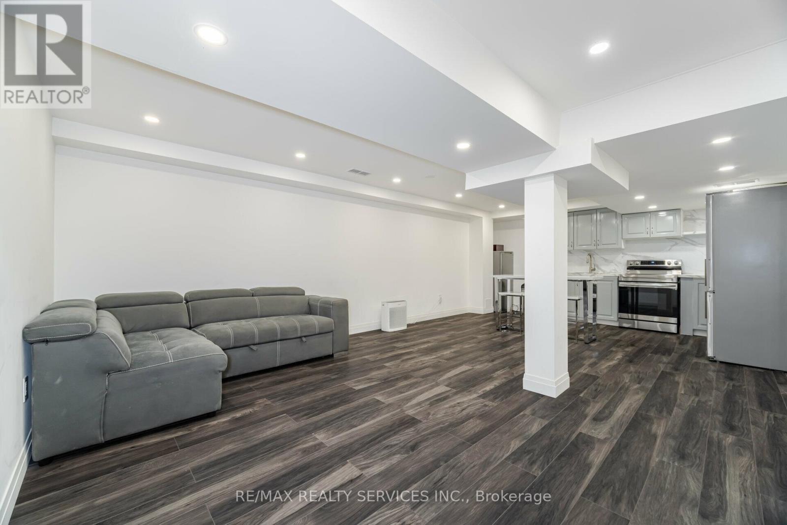 1317 Weller Cross, Milton, Ontario  L9T 6K6 - Photo 43 - W12122472