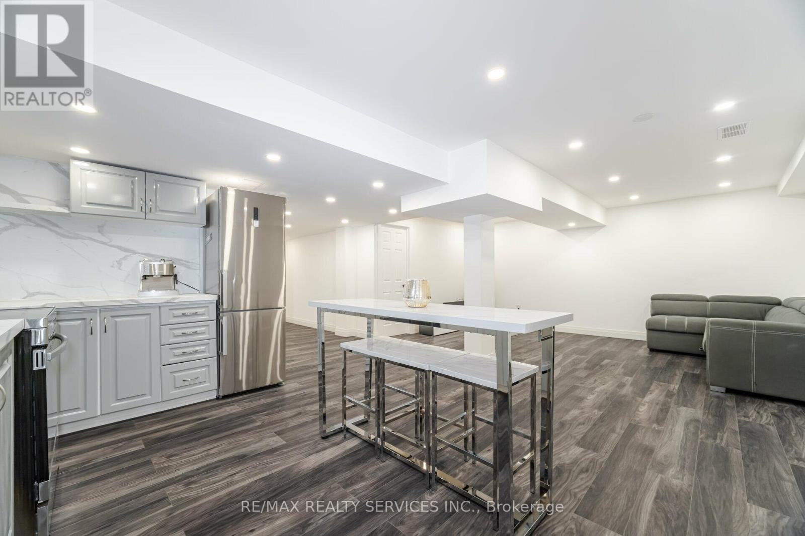 1317 Weller Cross, Milton, Ontario  L9T 6K6 - Photo 44 - W12122472