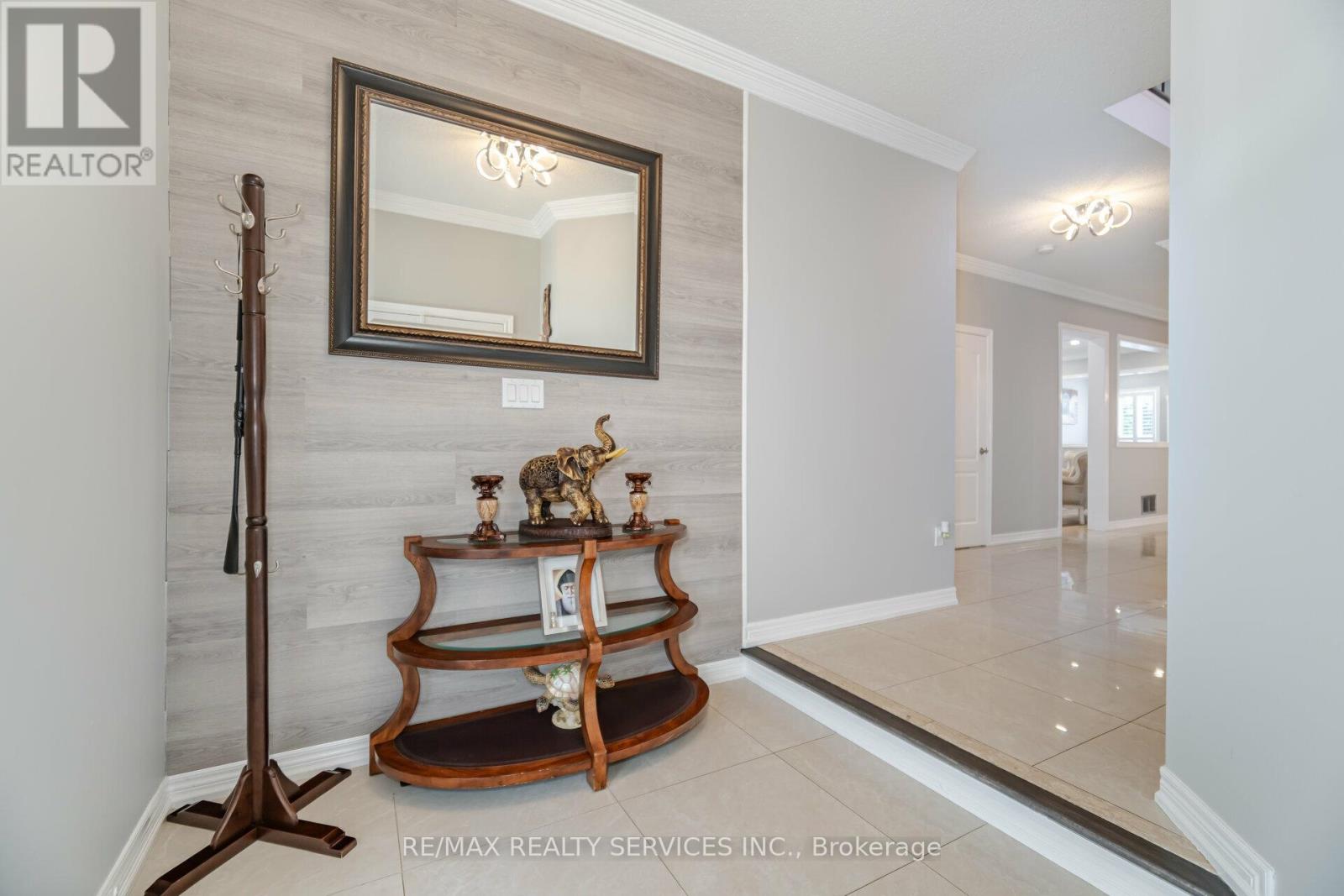 1317 Weller Cross, Milton, Ontario  L9T 6K6 - Photo 5 - W12122472