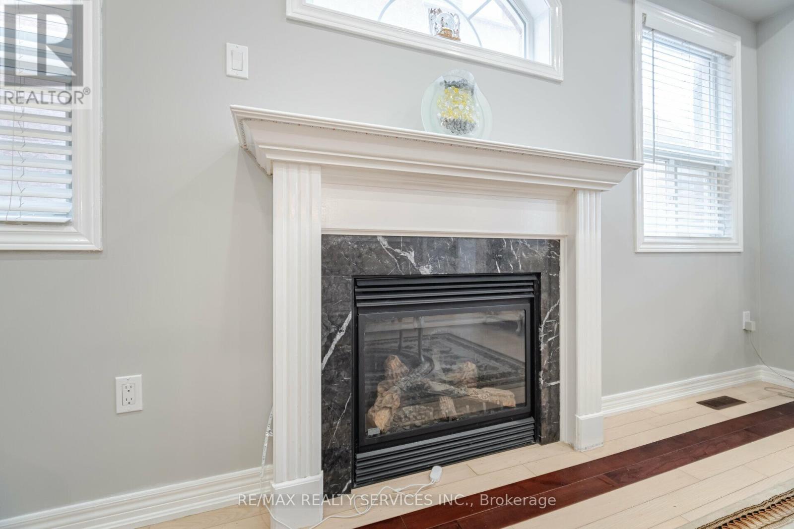 1317 Weller Cross, Milton, Ontario  L9T 6K6 - Photo 8 - W12122472