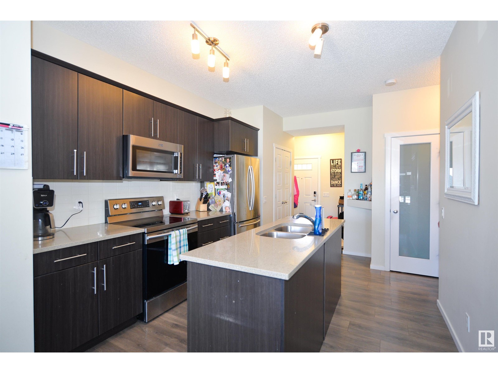 Property at 47 AVEBURY CO image 4