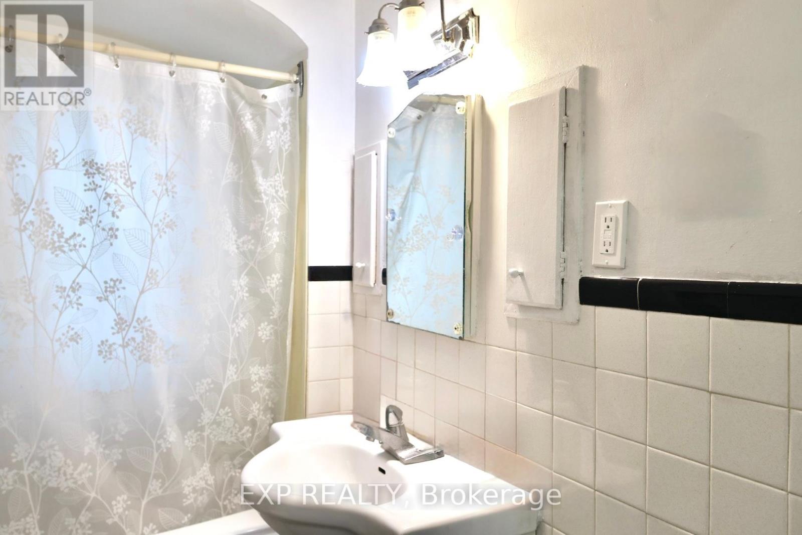 226 Sheridan Street, Brantford, Ontario  N3S 4R3 - Photo 16 - X12122484