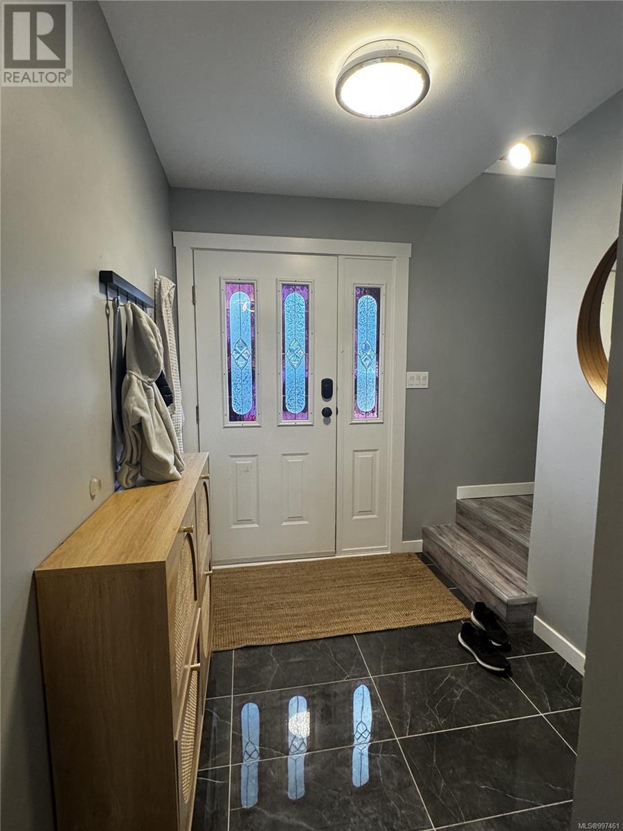 264a Westgate Rd, Campbell River, British Columbia  V9W 1R7 - Photo 2 - 997461