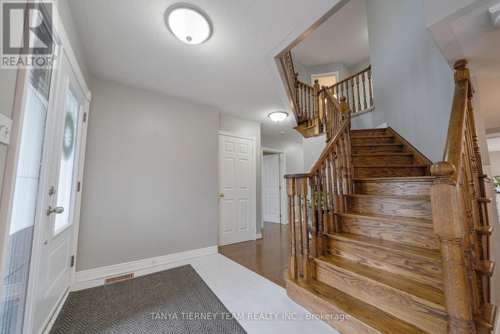 50 Mcbeth Place, Whitby, Ontario  L1M 1E7 - Photo 8 - E12048189