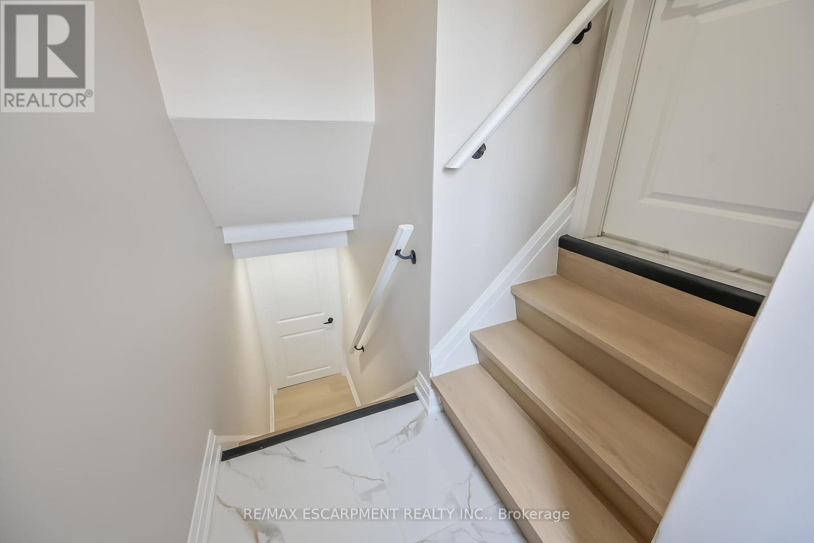 9 Faircourt Drive, Hamilton, Ontario  L8G 2J4 - Photo 42 - X12117721