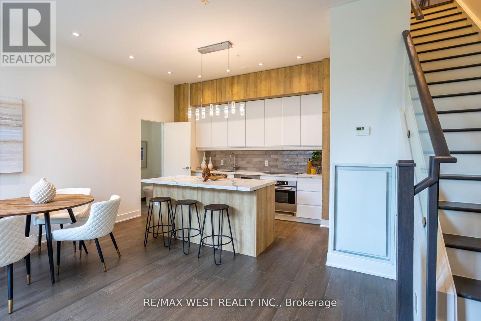 Property at TH02 - 508 WELLINGTON STREET W image 5