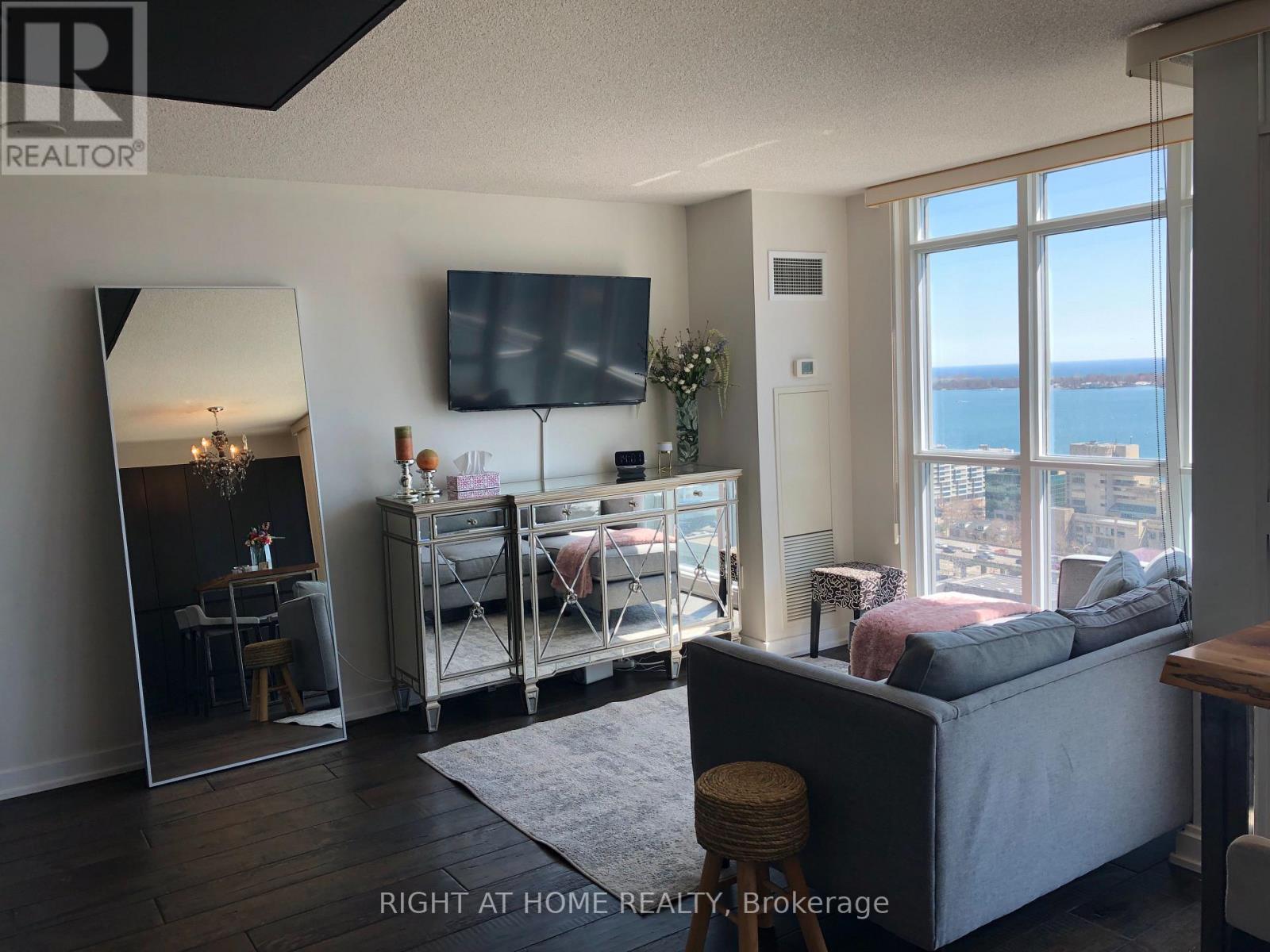 2709 - 15 Iceboat Terrace, Toronto, Ontario  M5V 4A5 - Photo 14 - C12122513