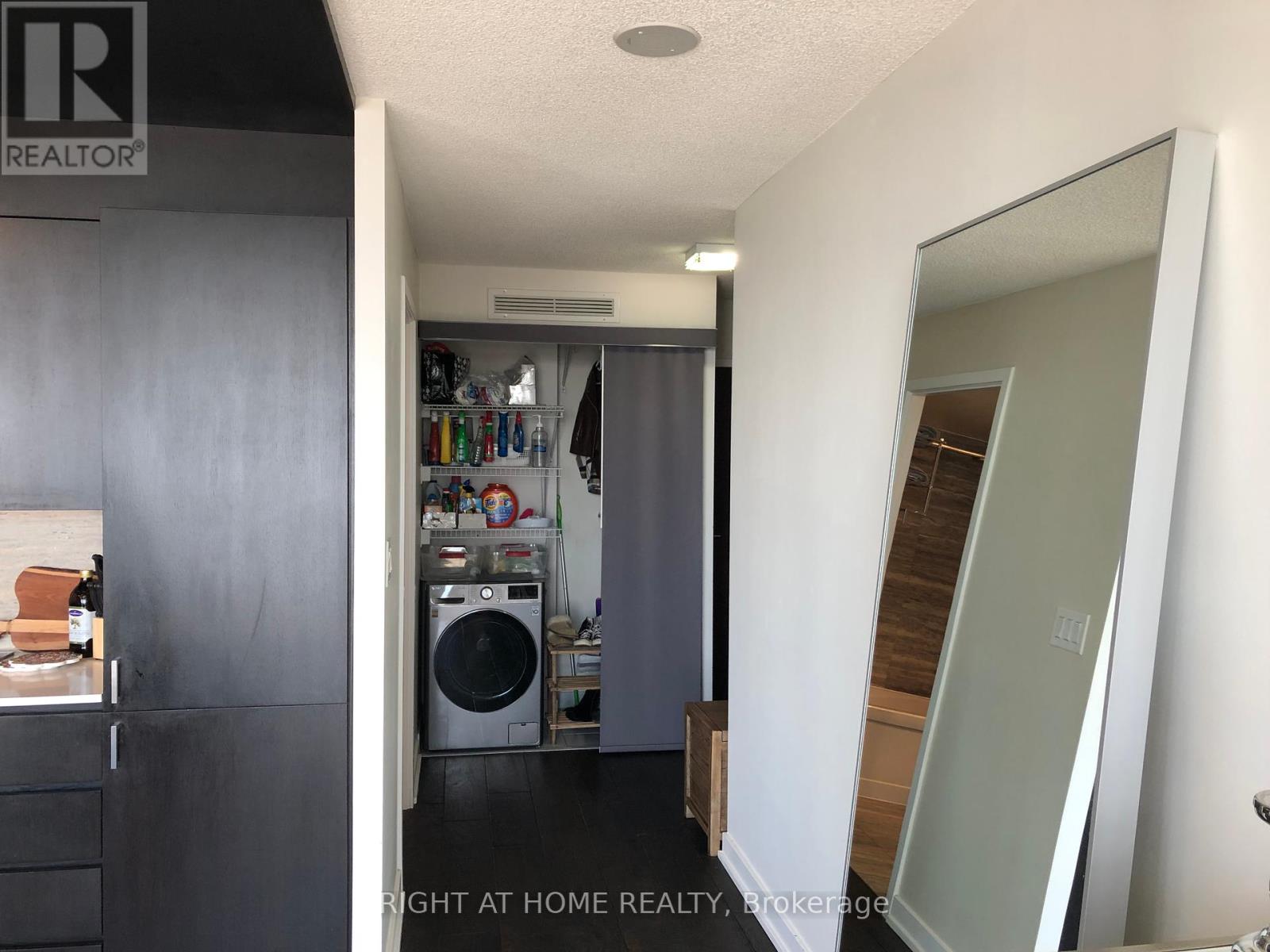 2709 - 15 Iceboat Terrace, Toronto, Ontario  M5V 4A5 - Photo 29 - C12122513