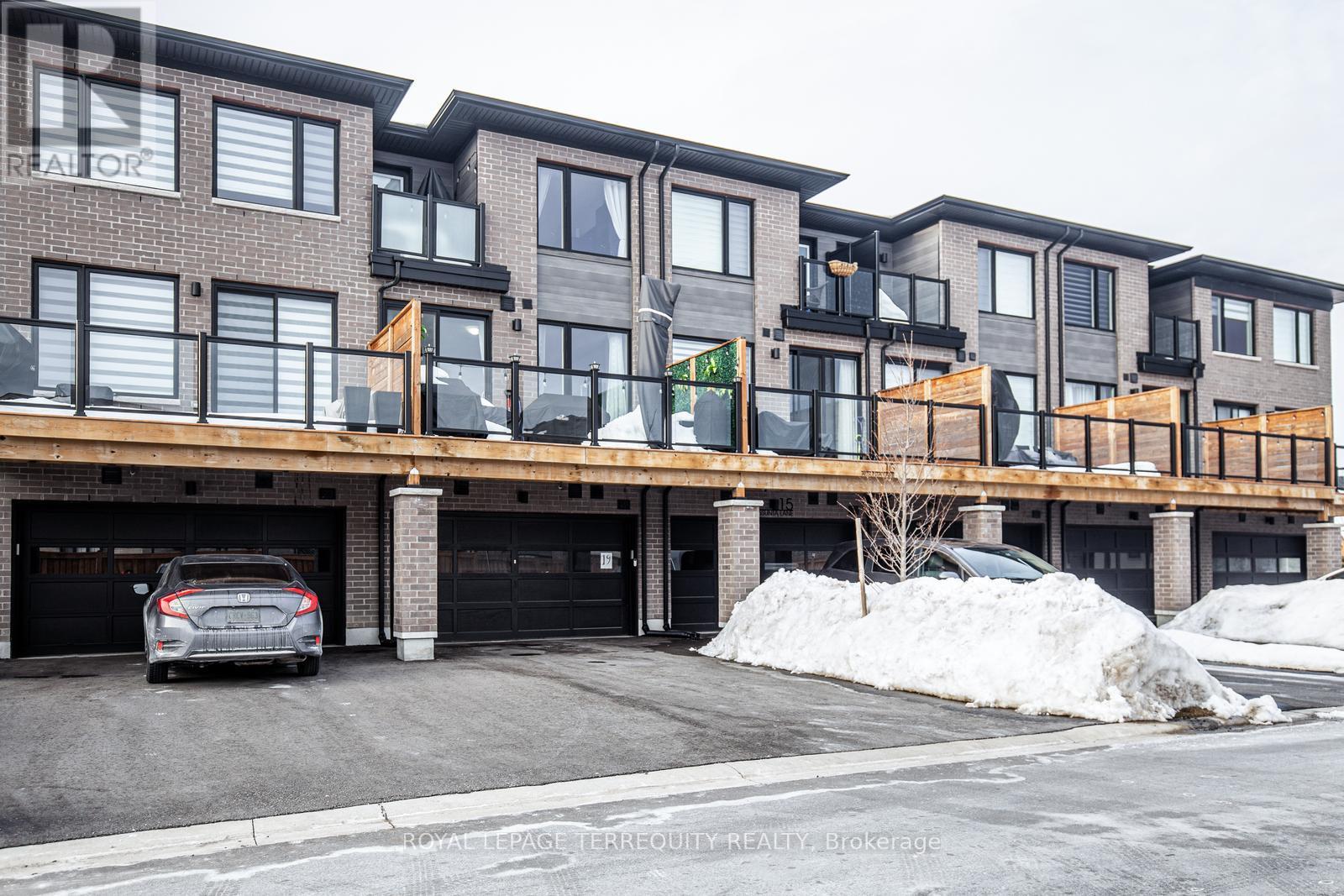 Property at 19 ASSUNTA LANE image 4