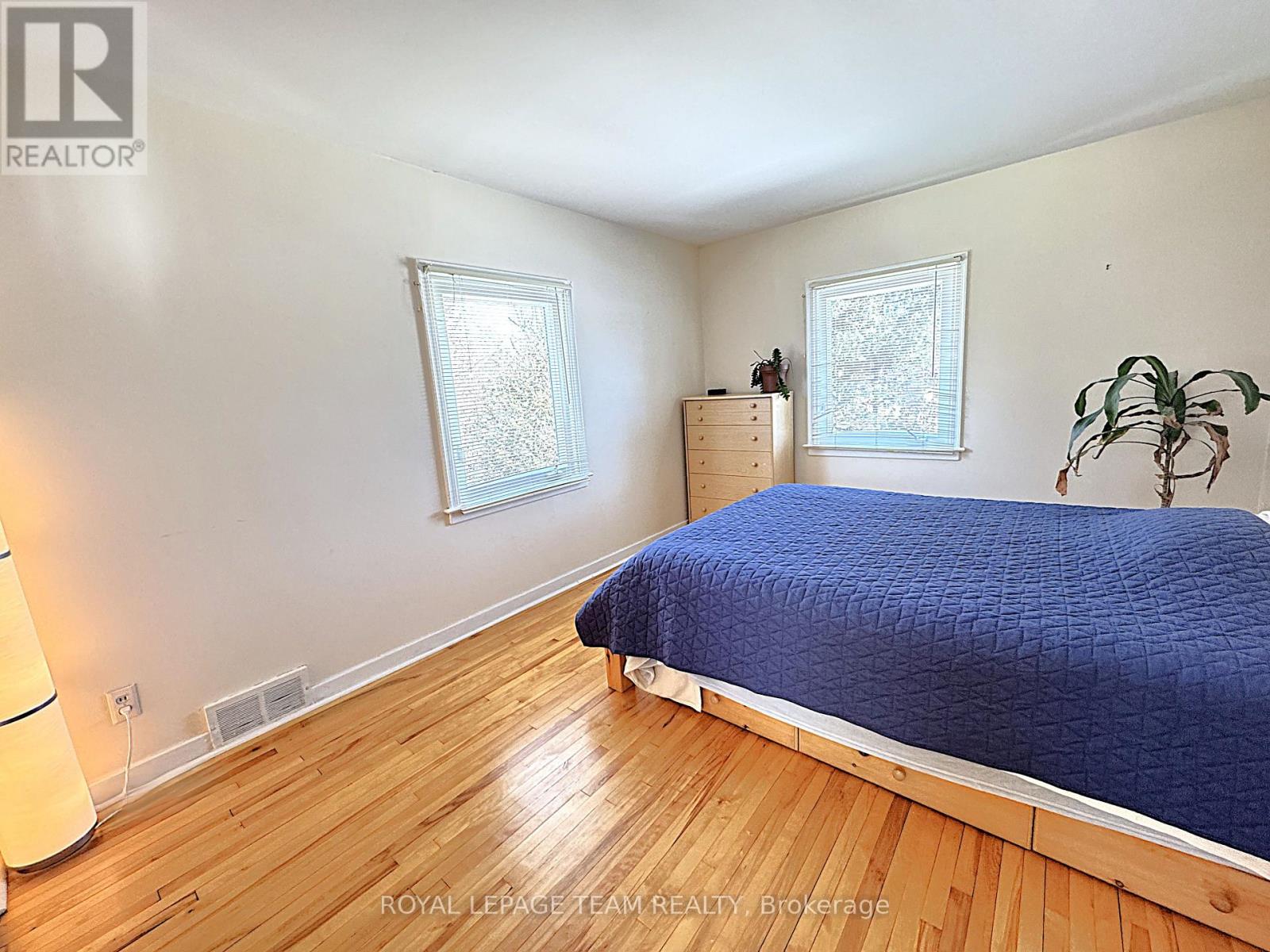 821 Eastbourne Avenue, Ottawa, Ontario  K1K 0H8 - Photo 16 - X12005881