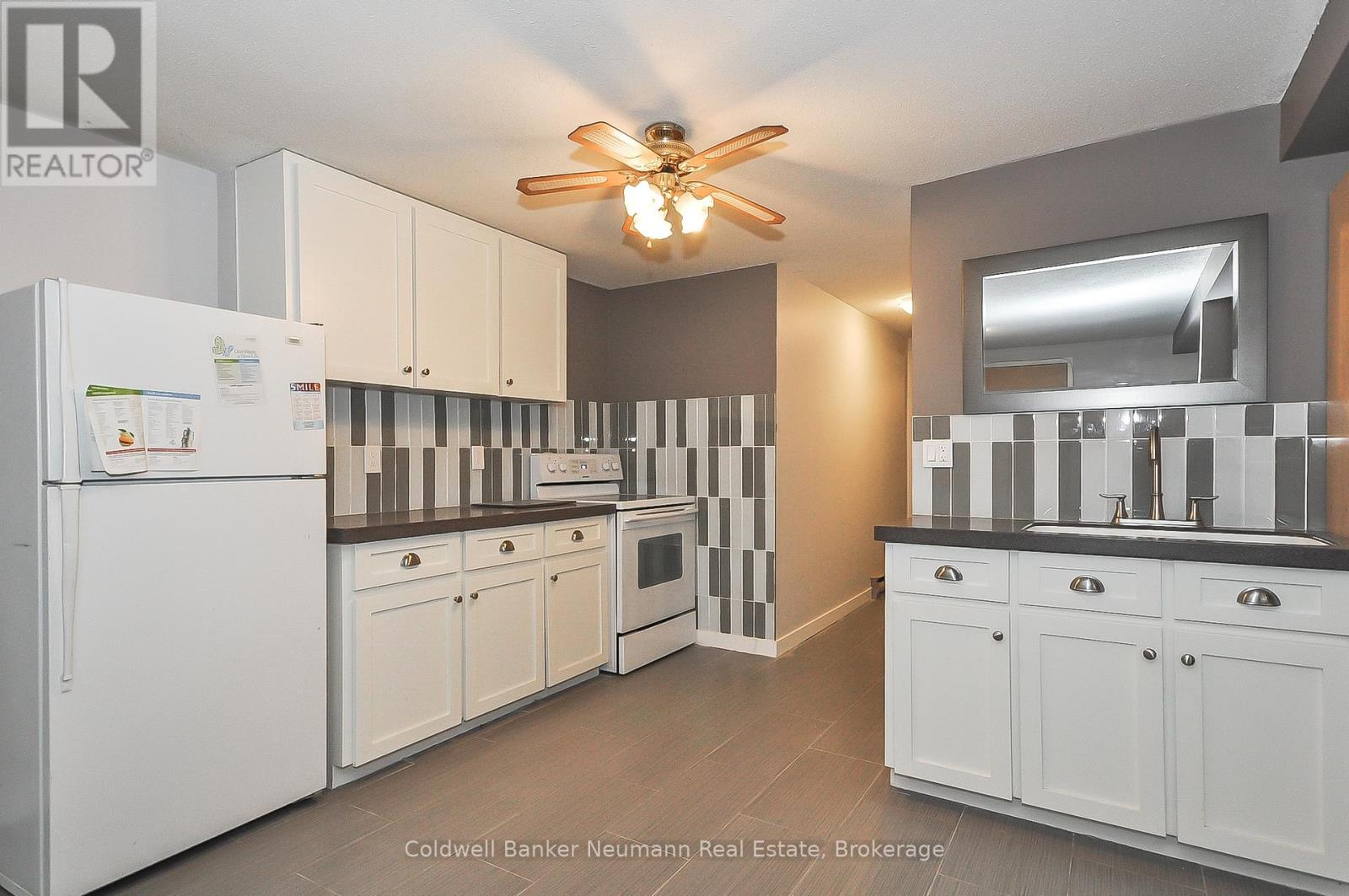 723 Scottsdale Drive, Guelph, Ontario  N1G 3P3 - Photo 2 - X12075558