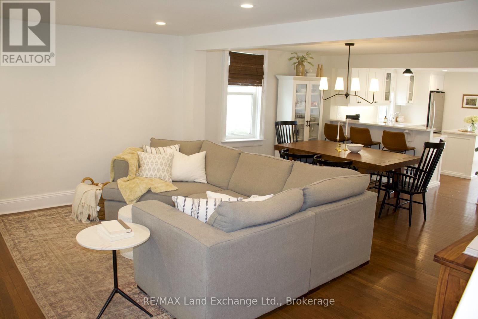 853 Olde Victoria Street N, Kincardine, Ontario  N2Z 2B6 - Photo 6 - X12121030