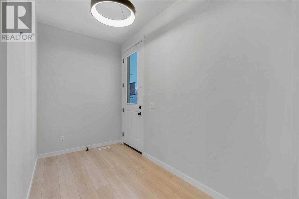 Property at 80 Creekview Manor SW image 2