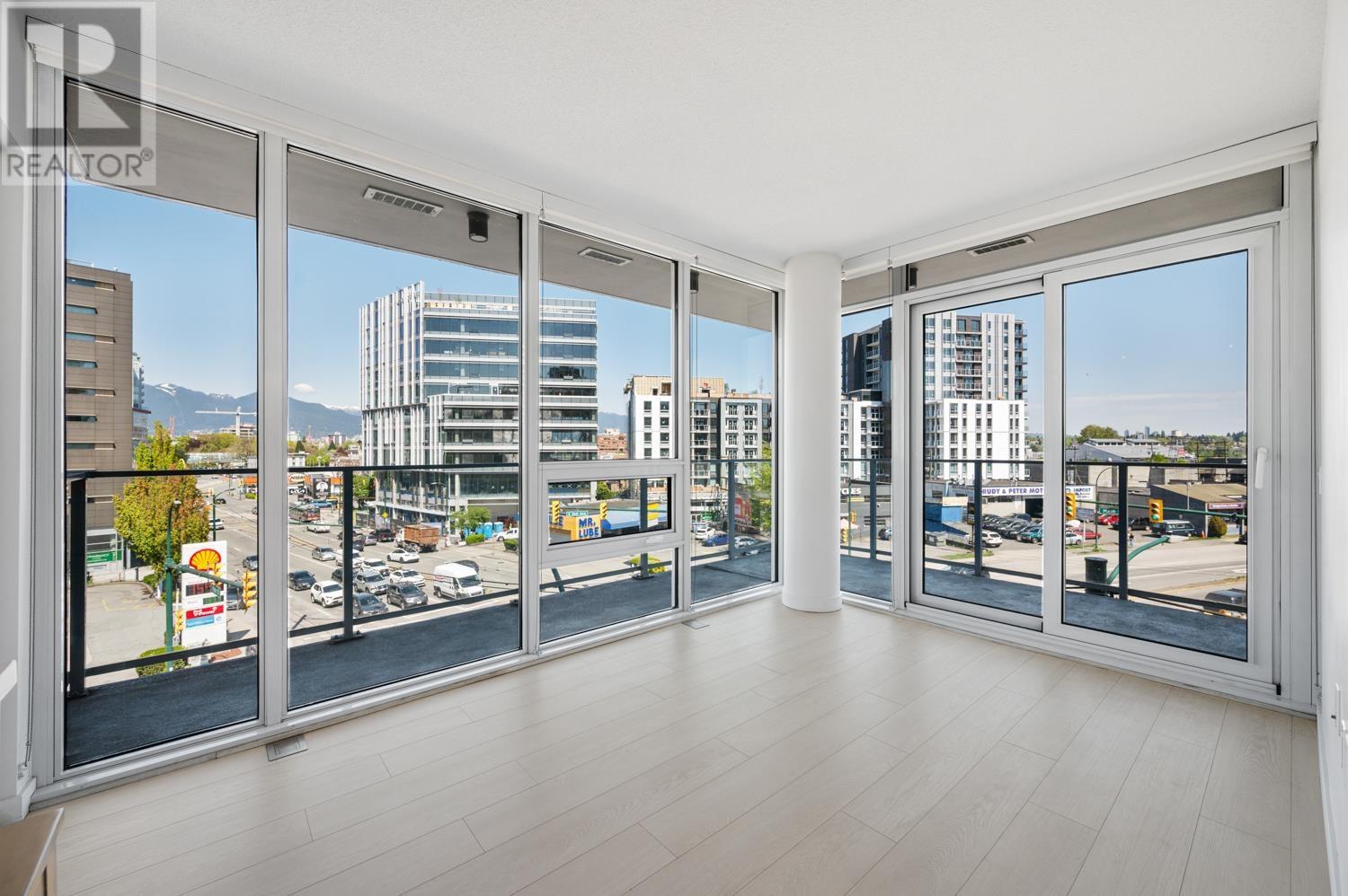 40X 180 E 2 AVENUE, vancouver, British Columbia V5T0K4