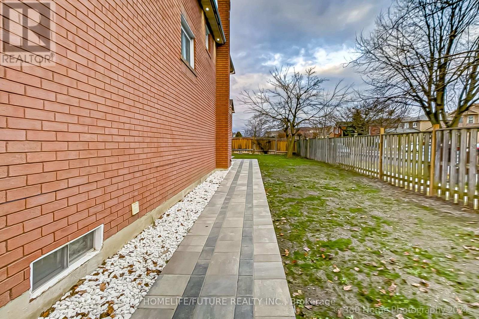 1 Wigston Court, Whitby, Ontario  L1R 2B8 - Photo 41 - E12122536