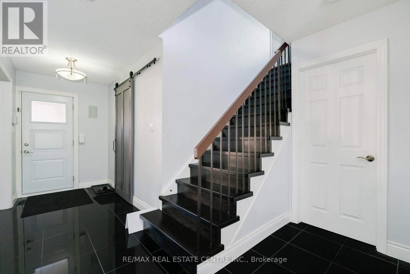 Property at 1865 MALDEN CRESCENT image 3
