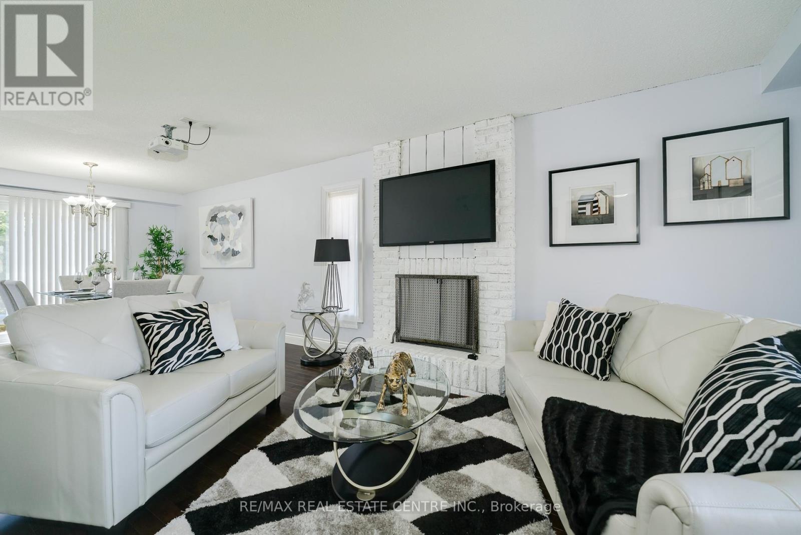 Property at 1865 MALDEN CRESCENT image 4