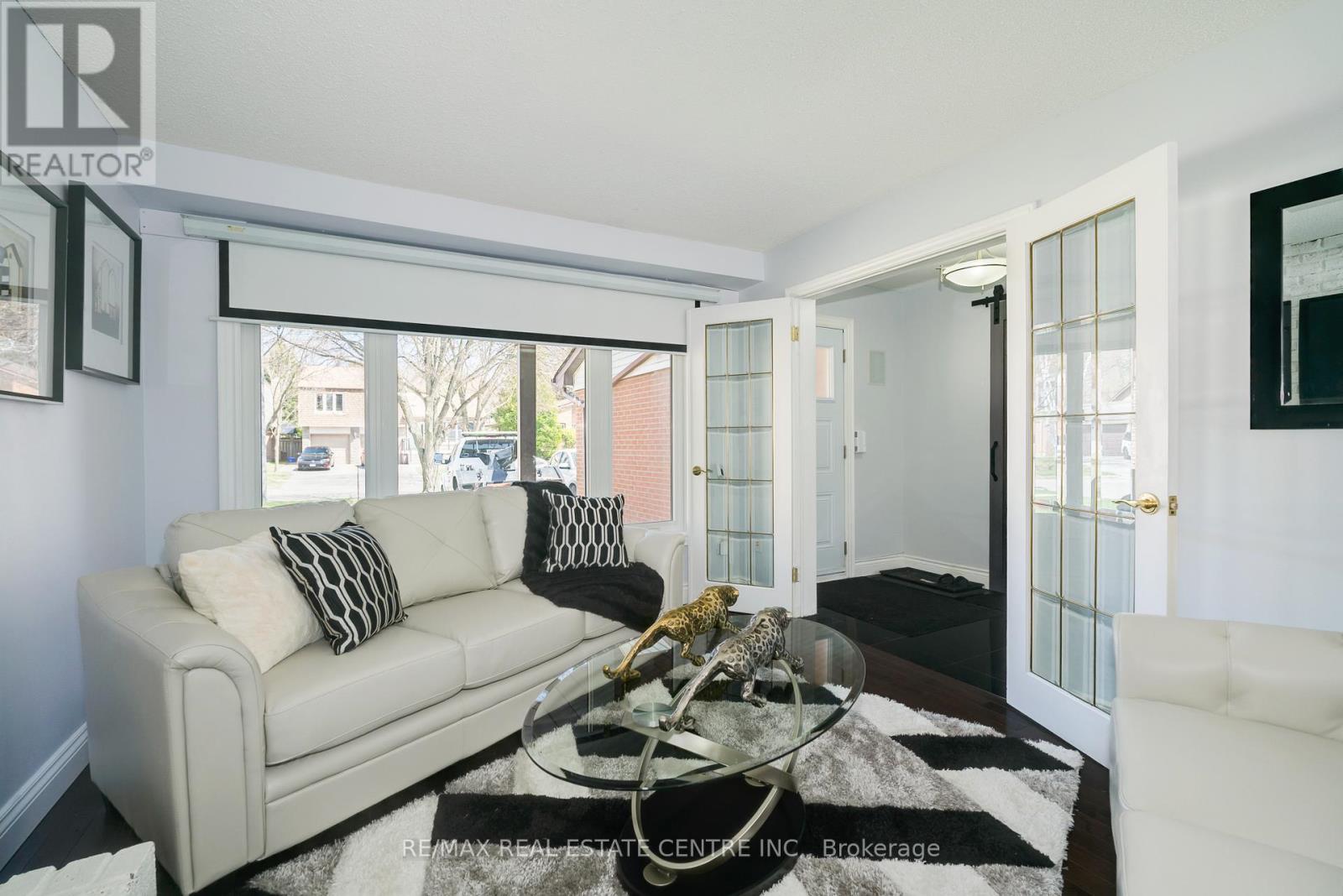 Property at 1865 MALDEN CRESCENT image 5