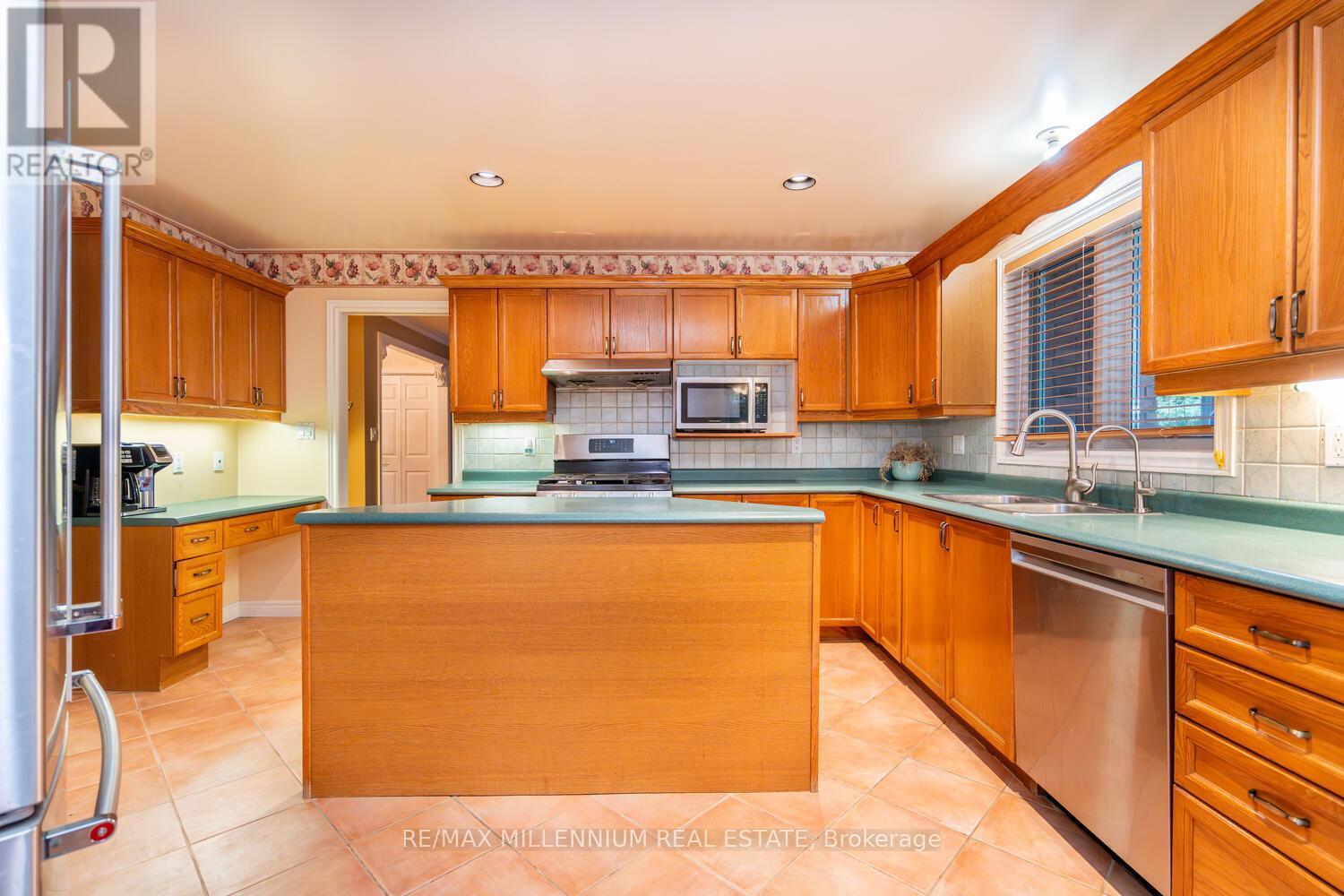 14389 Ninth Line, Halton Hills, Ontario  L7G 4S8 - Photo 10 - W12122525