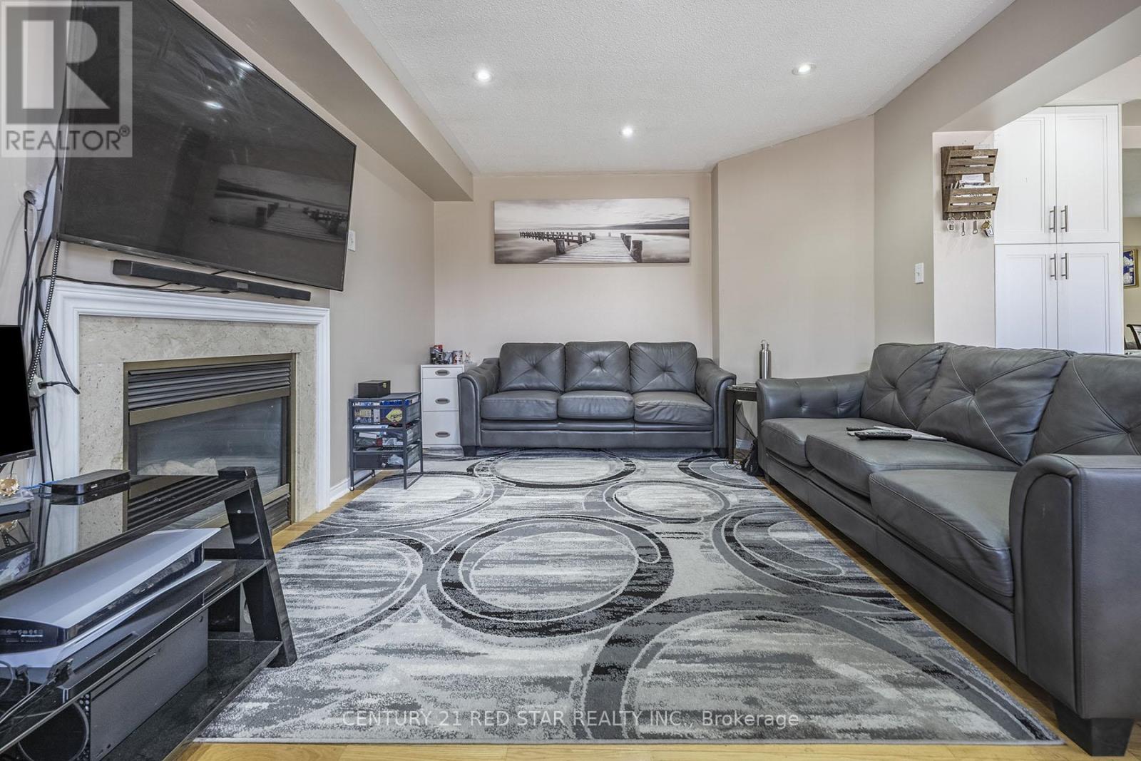 36 Field Thistle Drive, Brampton, Ontario  L6R 3A8 - Photo 10 - W12122529