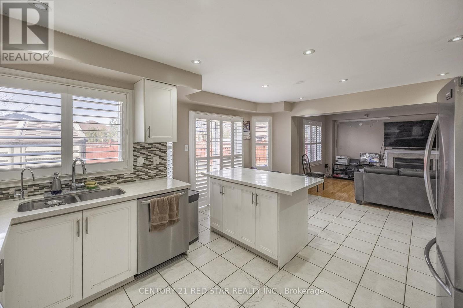 36 Field Thistle Drive, Brampton, Ontario  L6R 3A8 - Photo 19 - W12122529
