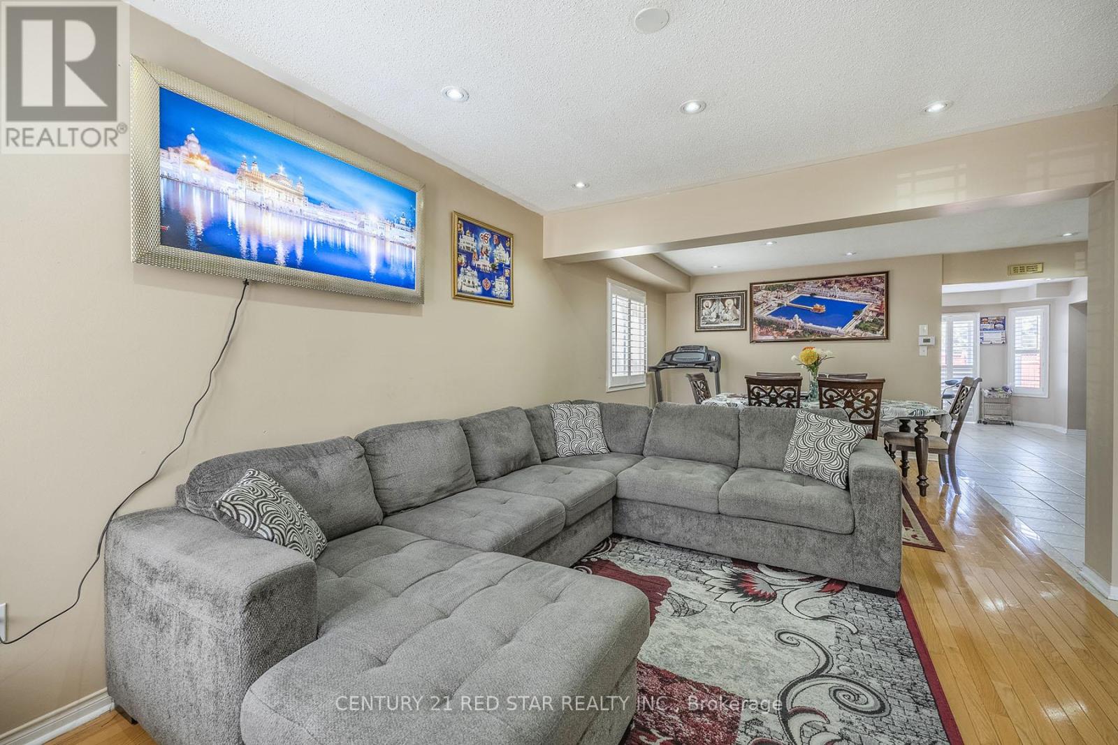 36 Field Thistle Drive, Brampton, Ontario  L6R 3A8 - Photo 5 - W12122529