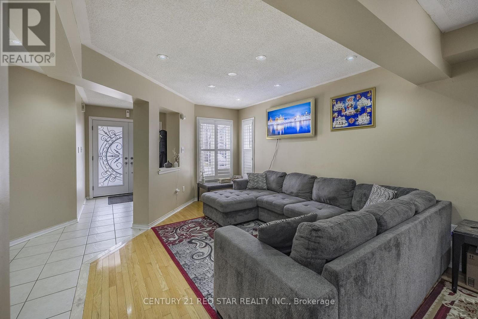 36 Field Thistle Drive, Brampton, Ontario  L6R 3A8 - Photo 8 - W12122529