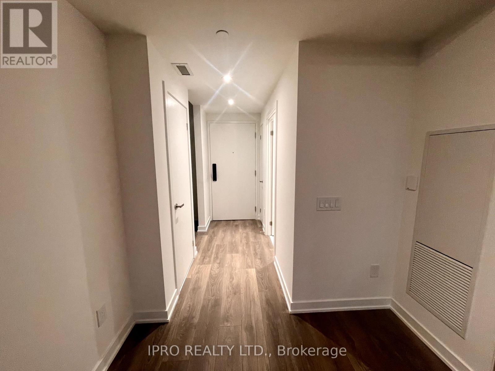 206 - 28 Ann Street, Mississauga, Ontario  L5G 0E1 - Photo 6 - W12122564