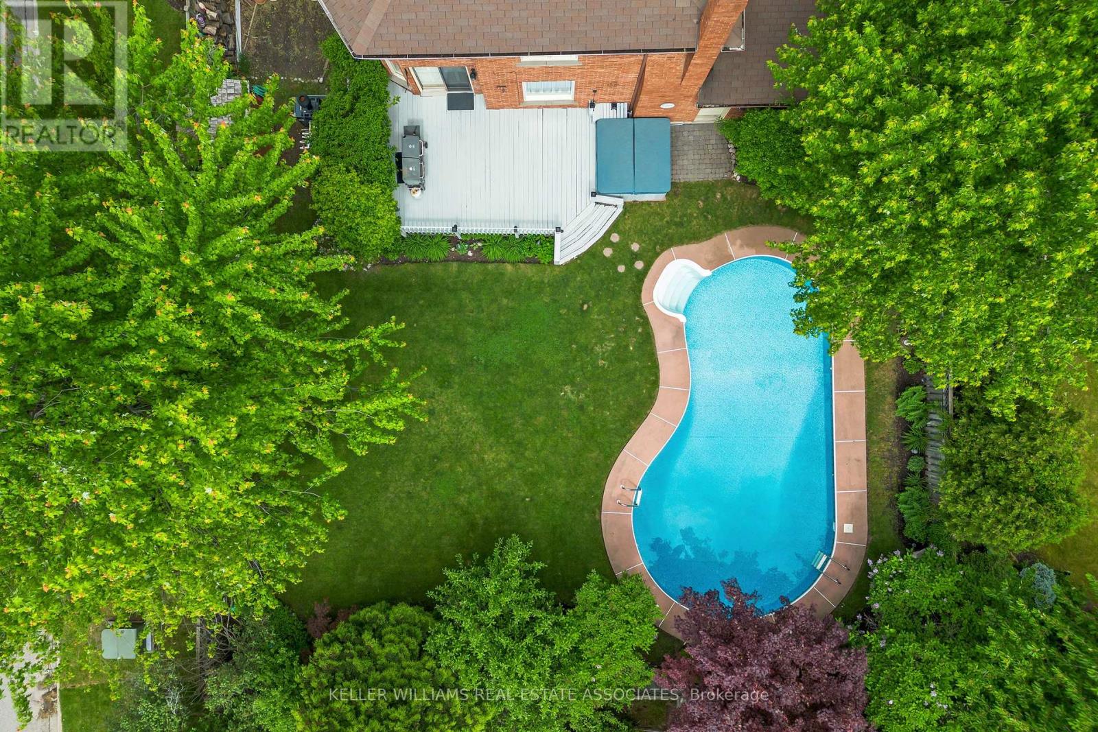 1 Brookbank Court, Brampton, Ontario  L6G 3G2 - Photo 10 - W12122573