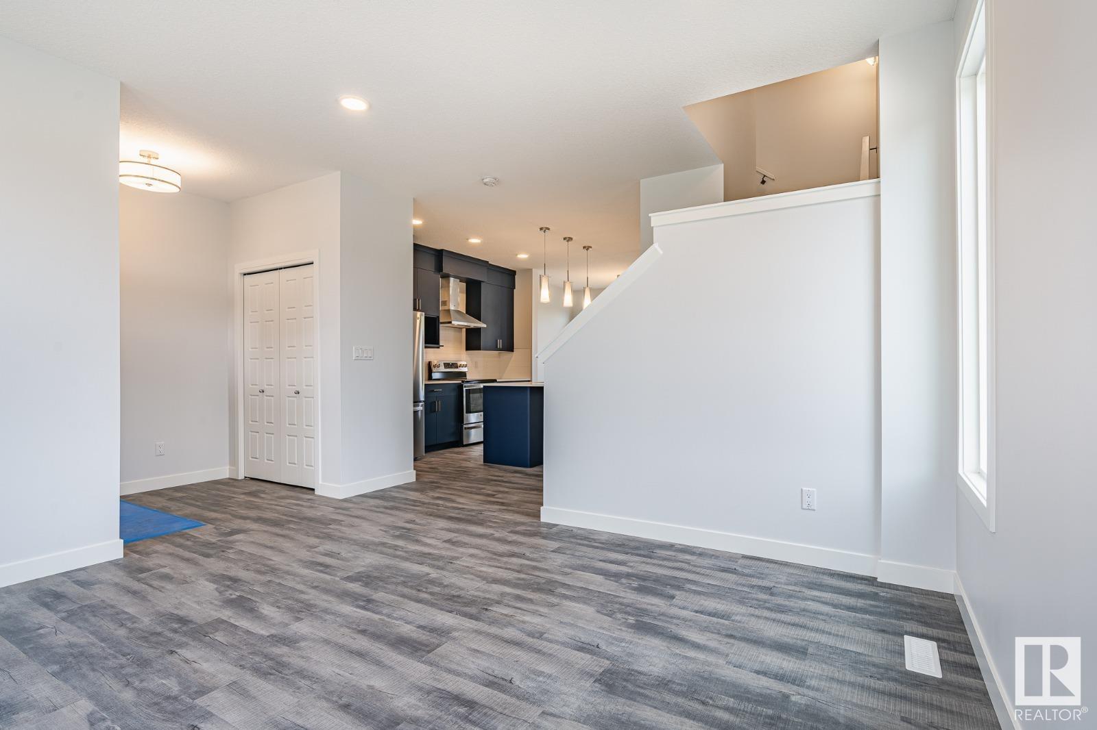 Property at 4047 Hawthorn LI SW image 3