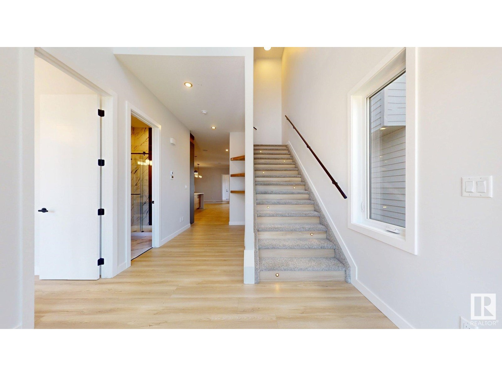 6724 Crawford Wy Sw, Edmonton, Alberta  T6W 1A6 - Photo 2 - E4434370
