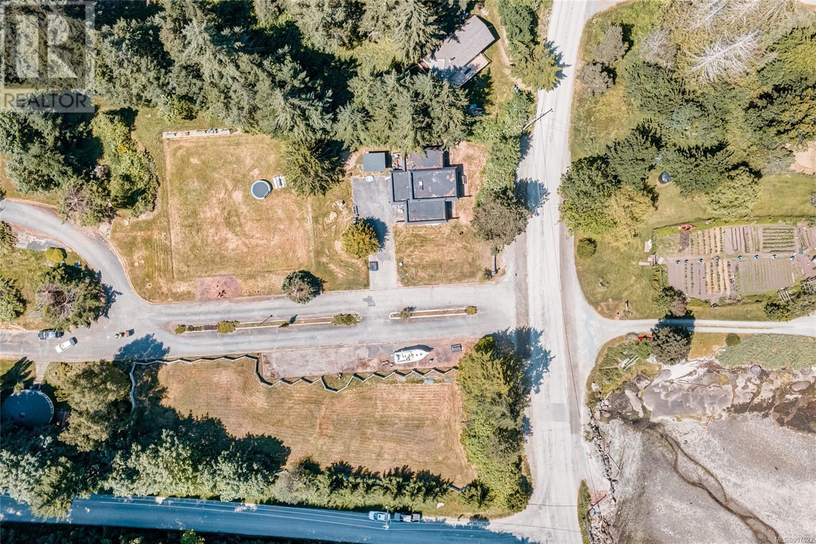 Property at 215 Easthom Rd image 3