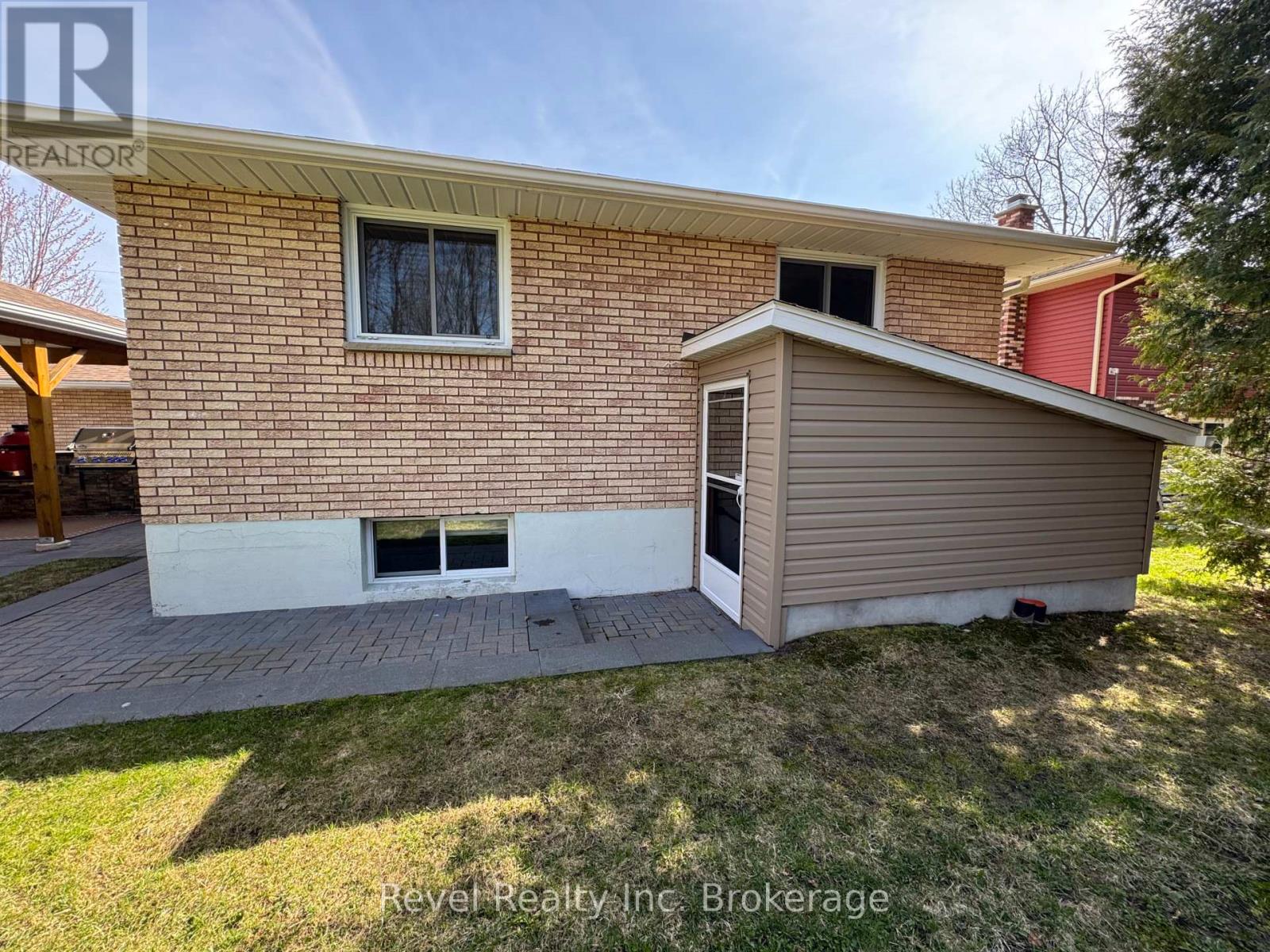 Property at 220 MCNAUGHTON AVENUE image 4