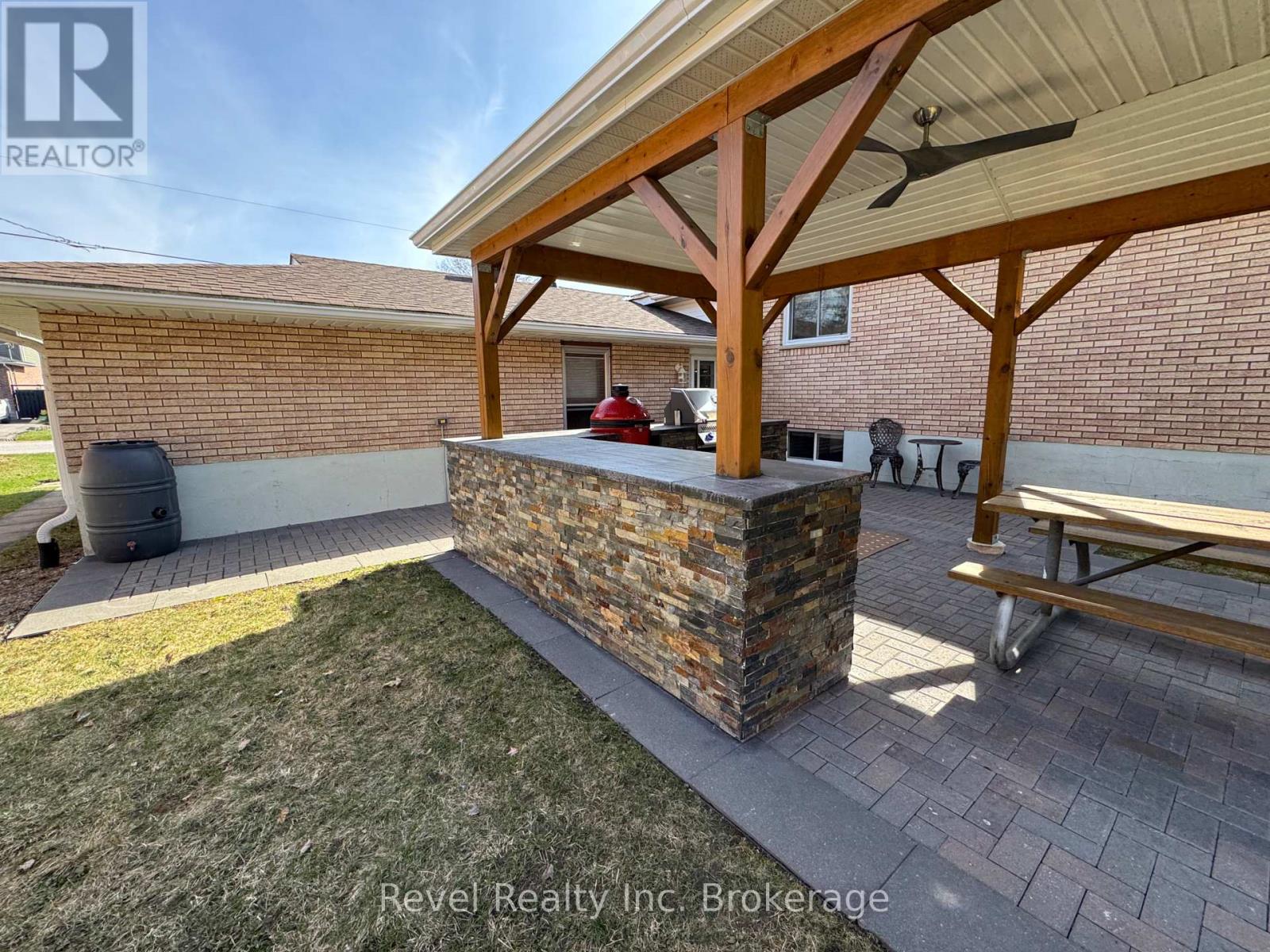 Property at 220 MCNAUGHTON AVENUE image 5