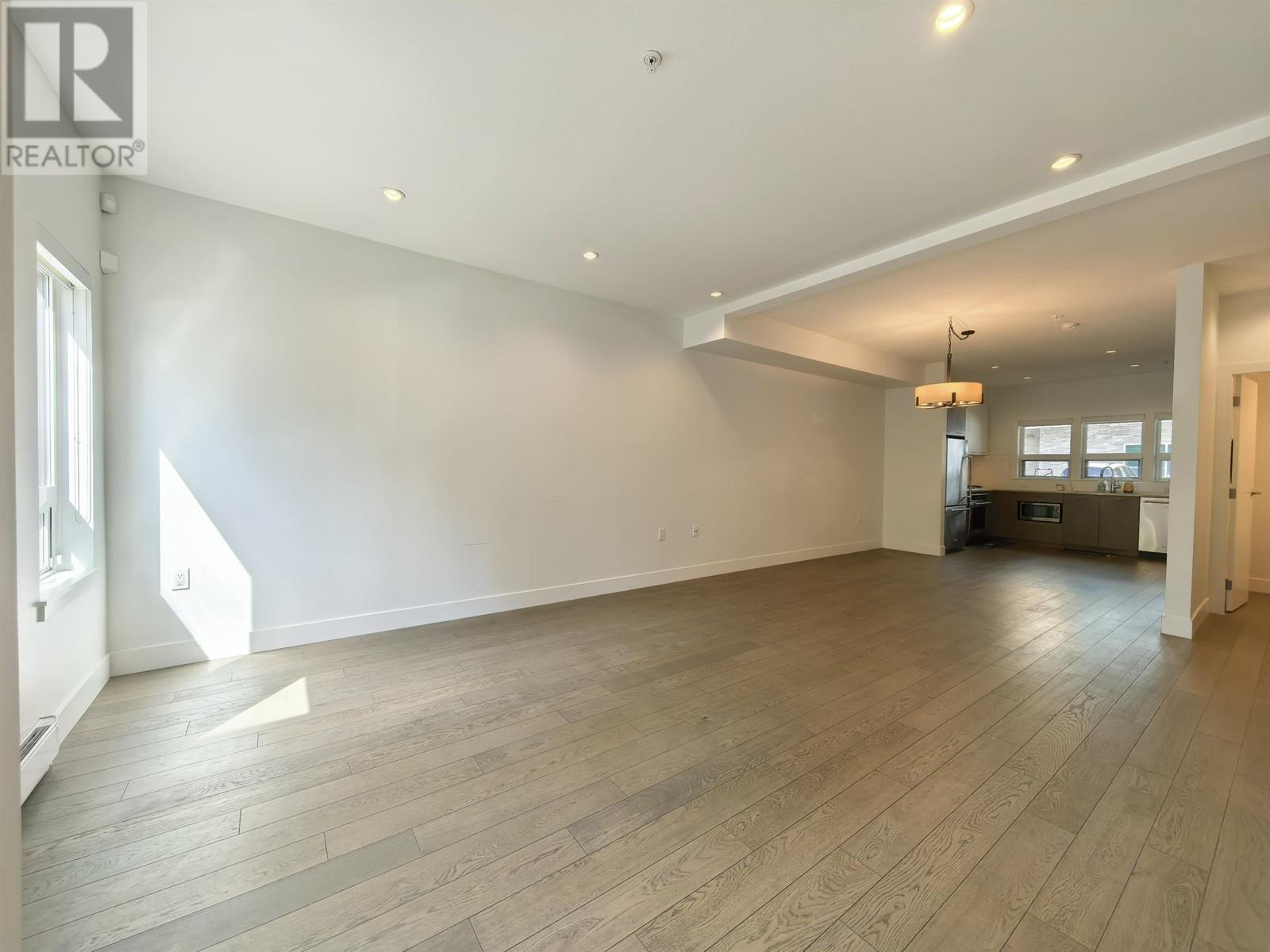 Property at 306 1768 55A STREET image 4