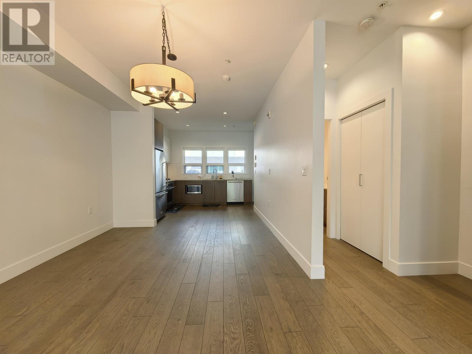 Property at 306 1768 55A STREET image 3