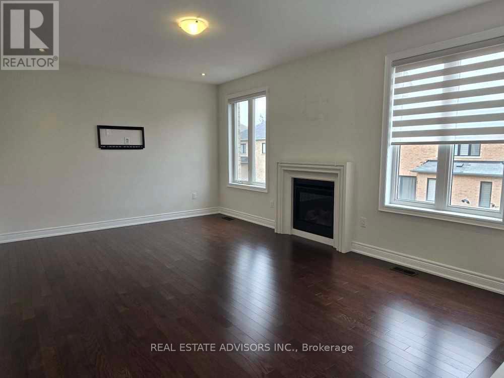 135 Ben Sinclair Avenue, East Gwillimbury, Ontario  L9N 0S3 - Photo 10 - N12122615