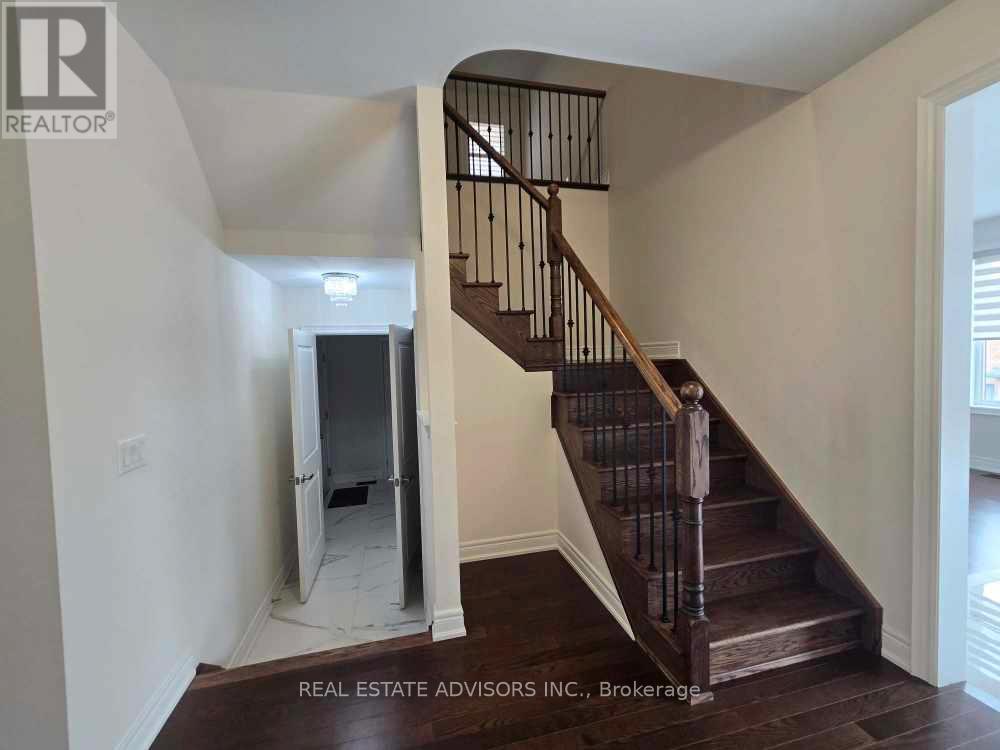 135 Ben Sinclair Avenue, East Gwillimbury, Ontario  L9N 0S3 - Photo 12 - N12122615