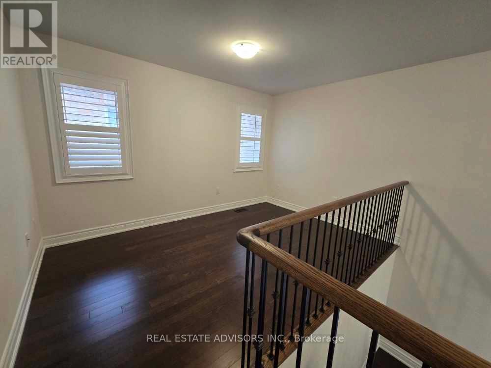 135 Ben Sinclair Avenue, East Gwillimbury, Ontario  L9N 0S3 - Photo 14 - N12122615