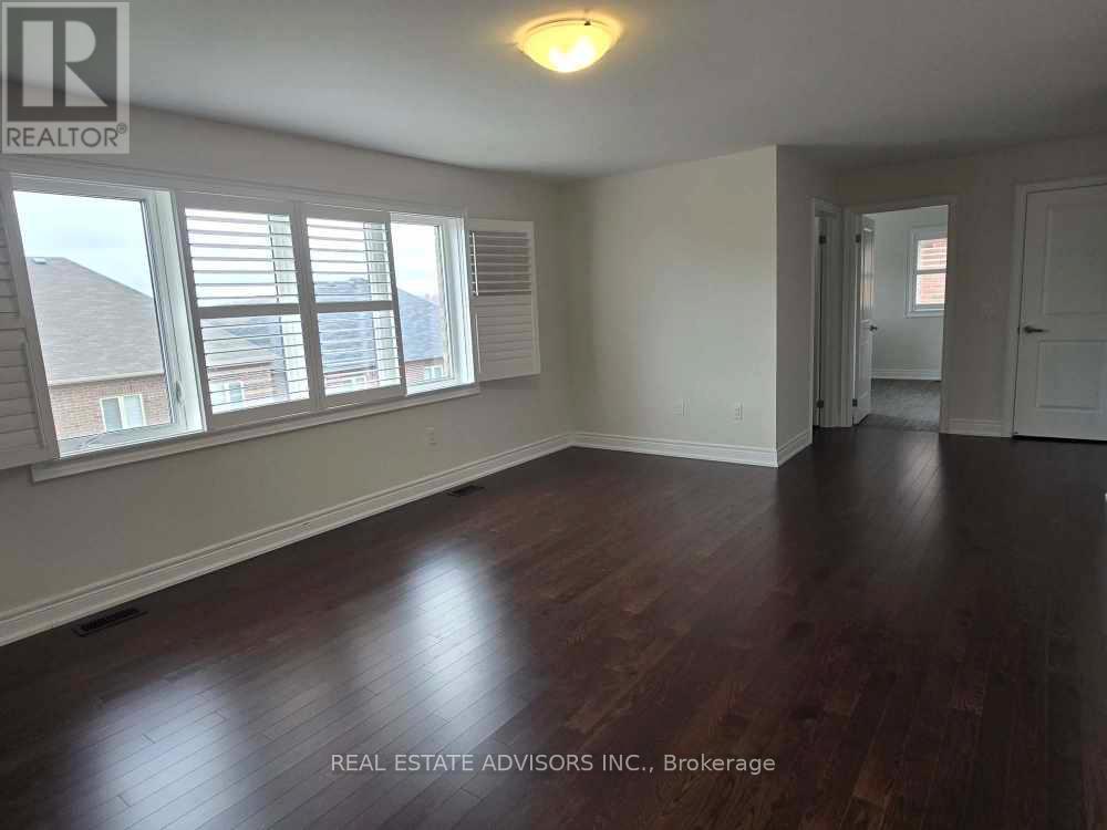 135 Ben Sinclair Avenue, East Gwillimbury, Ontario  L9N 0S3 - Photo 17 - N12122615