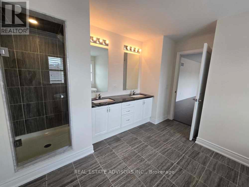135 Ben Sinclair Avenue, East Gwillimbury, Ontario  L9N 0S3 - Photo 21 - N12122615