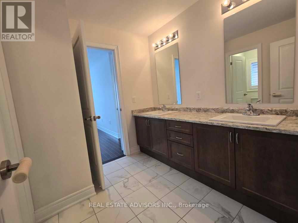 135 Ben Sinclair Avenue, East Gwillimbury, Ontario  L9N 0S3 - Photo 24 - N12122615