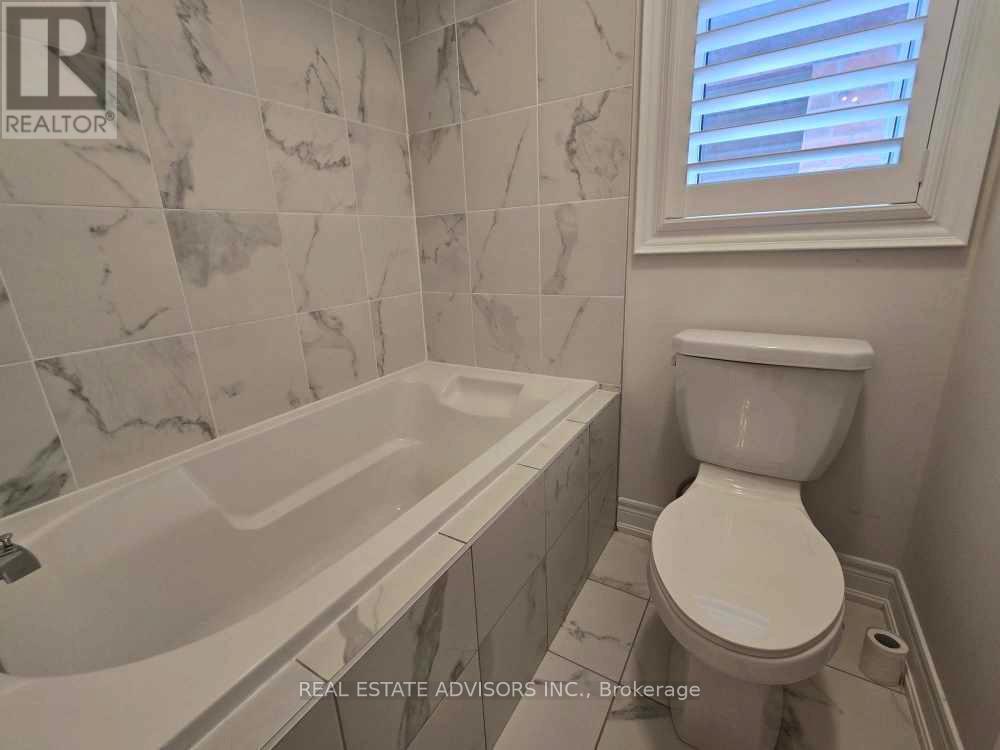135 Ben Sinclair Avenue, East Gwillimbury, Ontario  L9N 0S3 - Photo 25 - N12122615
