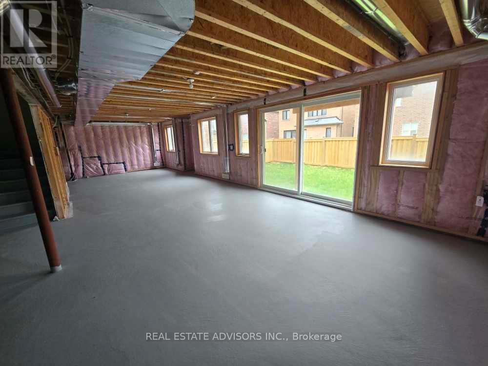 135 Ben Sinclair Avenue, East Gwillimbury, Ontario  L9N 0S3 - Photo 32 - N12122615