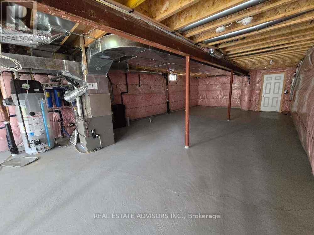 135 Ben Sinclair Avenue, East Gwillimbury, Ontario  L9N 0S3 - Photo 33 - N12122615