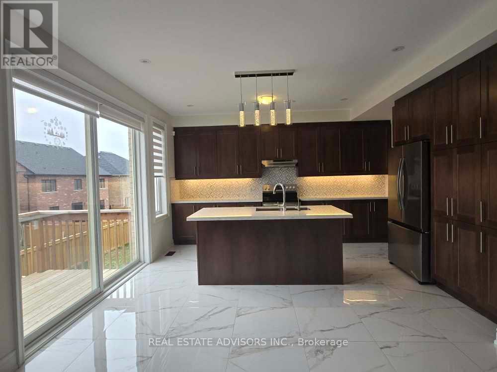 135 Ben Sinclair Avenue, East Gwillimbury, Ontario  L9N 0S3 - Photo 7 - N12122615