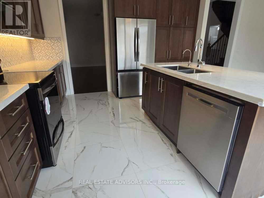 135 Ben Sinclair Avenue, East Gwillimbury, Ontario  L9N 0S3 - Photo 9 - N12122615